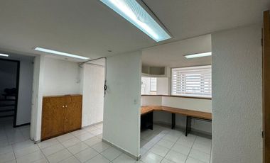 OFICINA EN VENTA A 6 CUADRAS DEL ANGEL DE LA INDEPENDENCIA