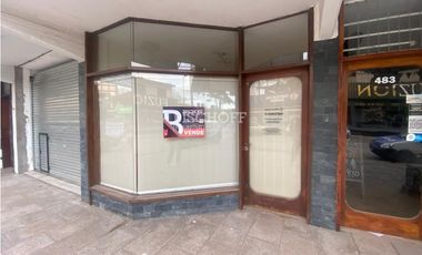 EXCELENTE LOCAL COMERCIAL, SOBRE AVENIDA BUENOS AIRES