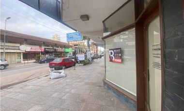 EXCELENTE LOCAL COMERCIAL, SOBRE AVENIDA BUENOS AIRES