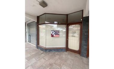 EXCELENTE LOCAL COMERCIAL, SOBRE AVENIDA BUENOS AIRES