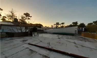 ESPACIO AÉREO DE LOCALES, SOBRE AVENIDA BUENOS AIRES