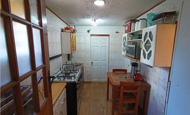 Amplia Casa Esquina en Nueva Aurora a pasos de Agua Santa, Viña