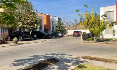 Casa En Renta En Pontevedra, Tlajomulco.