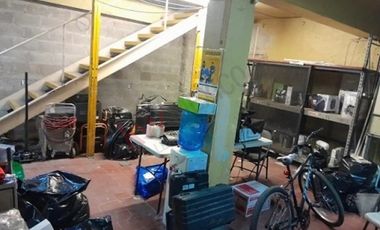 Local en esquina en Renta