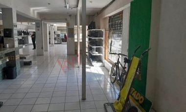 Local en esquina en Renta