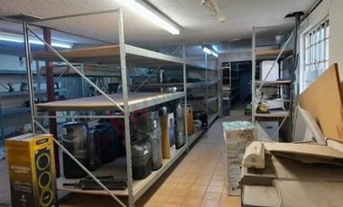 Local en esquina en Renta