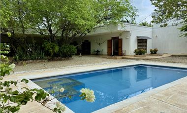 Casa Campestre con piscina en venta en Santa Marta