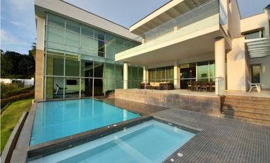 Venta lujosa Casa Poblado Balsos DL 9049400