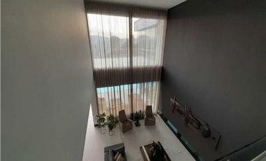 Venta lujosa Casa Poblado Balsos DL 9049400