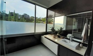 Venta lujosa Casa Poblado Balsos DL 9049400