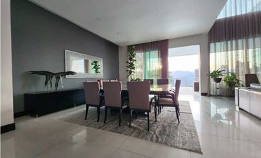 Venta lujosa Casa Poblado Balsos DL 9049400