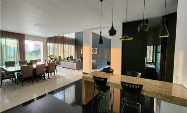 Venta lujosa Casa Poblado Balsos DL 9049400