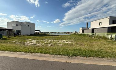 Lote a la laguna - San Sebastian - Area 7