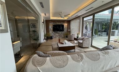 Fairway Estates frente al golf