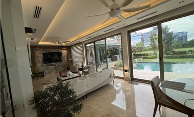 Fairway Estates frente al golf