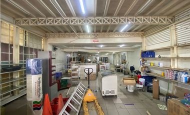 LOCAL COMERCIAL / CERRO VIENTO / 360M / DIVISION / DOS NIVEL / ESQUINA