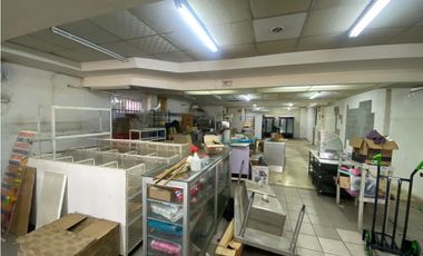 LOCAL COMERCIAL / CERRO VIENTO / 360M / DIVISION / DOS NIVEL / ESQUINA