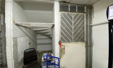 LOCAL COMERCIAL / CERRO VIENTO / 360M / DIVISION / DOS NIVEL / ESQUINA