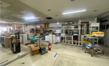 LOCAL COMERCIAL / CERRO VIENTO / 360M / DIVISION / DOS NIVEL / ESQUINA