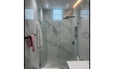 CASA EN COSTA SUR COSTA ESMERALDA 4REC 4,5 B 500M2 DOS NIVELES