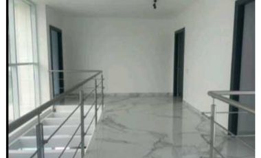 CASA EN COSTA SUR COSTA ESMERALDA 4REC 4,5 B 500M2 DOS NIVELES