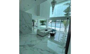 CASA EN COSTA SUR COSTA ESMERALDA 4REC 4,5 B 500M2 DOS NIVELES