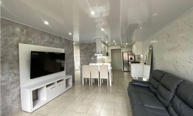 VENTA de CASA UNIFAMILIAR REMODELADA de ESQUINA en LAS CUMBRES - LH