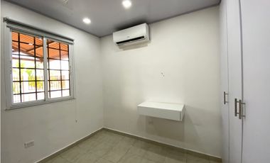 VENTA de CASA UNIFAMILIAR REMODELADA de ESQUINA en LAS CUMBRES - LH