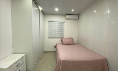 VENTA de CASA UNIFAMILIAR REMODELADA de ESQUINA en LAS CUMBRES - LH