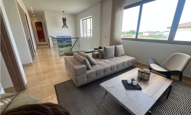 SEA CONFIABLE VENDE HERMOSA CASA EN SANTA MARIA