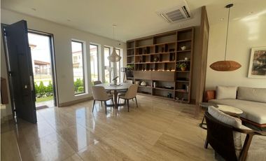 SEA CONFIABLE VENDE HERMOSA CASA EN SANTA MARIA