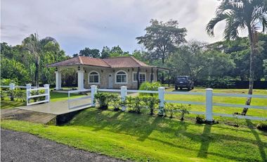 VENDO CASA CON LOTE DE 2225 MTS