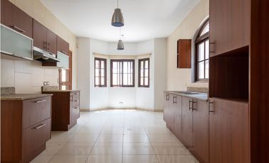 Remate: Venta de Casa Costa Sur, PH El Doral