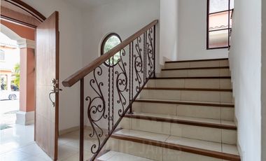 Remate: Venta de Casa Costa Sur, PH El Doral