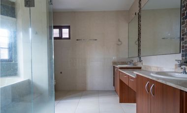 Remate: Venta de Casa Costa Sur, PH El Doral