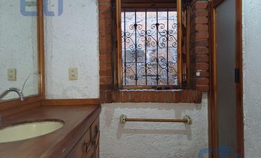 Terreno con 2 cabañas rústicas en Fraccionamiento cerrado en Santa Cecilia Tepetlapa