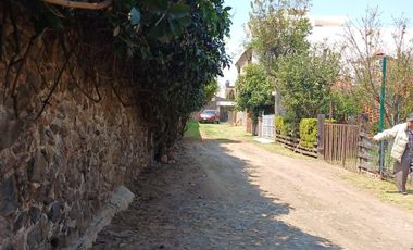 Terreno con 2 cabañas rústicas en Fraccionamiento cerrado en Santa Cecilia Tepetlapa