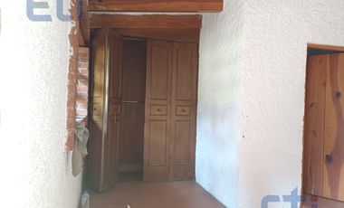 Terreno con 2 cabañas rústicas en Fraccionamiento cerrado en Santa Cecilia Tepetlapa