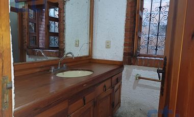 Terreno con 2 cabañas rústicas en Fraccionamiento cerrado en Santa Cecilia Tepetlapa