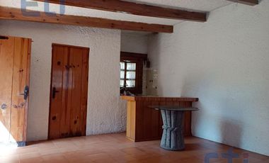 Terreno con 2 cabañas rústicas en Fraccionamiento cerrado en Santa Cecilia Tepetlapa