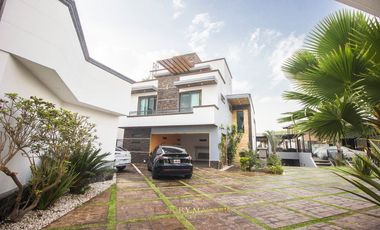 Casa en Venta en Los Gavilanes con Alberca