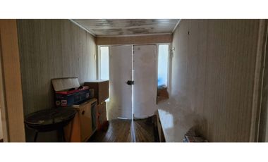 Venta de Sitio urbano de 5.170 m2., con casa de 140 m2., para EMPRENDEDOR CREATIVO, en La Calera