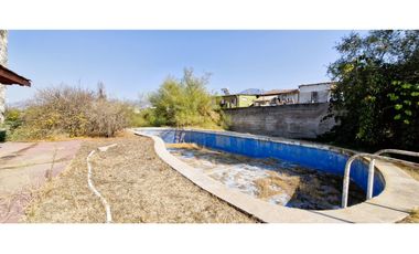 Venta de Sitio urbano de 5.170 m2., con casa de 140 m2., para EMPRENDEDOR CREATIVO, en La Calera