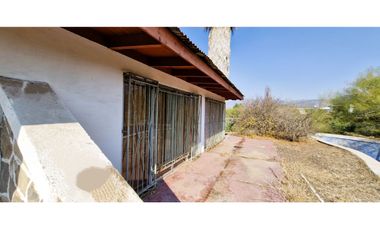 Venta de Sitio urbano de 5.170 m2., con casa de 140 m2., para EMPRENDEDOR CREATIVO, en La Calera