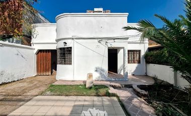 Casa en Venta en Entre Walker Martines y San José