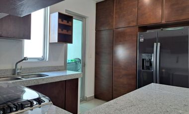 Casa En Renta de una planta en Residencial Bosque Real
