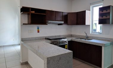 Casa En Renta de una planta en Residencial Bosque Real