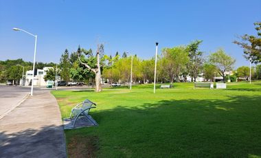 Casa En Renta de una planta en Residencial Bosque Real