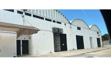 Bodega en Venta por Av. Huayacán Atrás de Ancona 220 m²