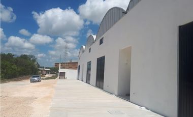 Bodega en Venta por Av. Huayacán Atrás de Ancona 220 m²